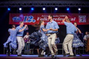 Wild Goose Chase Cloggers swinging 