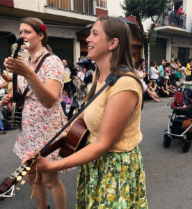 Guitar player Sarah